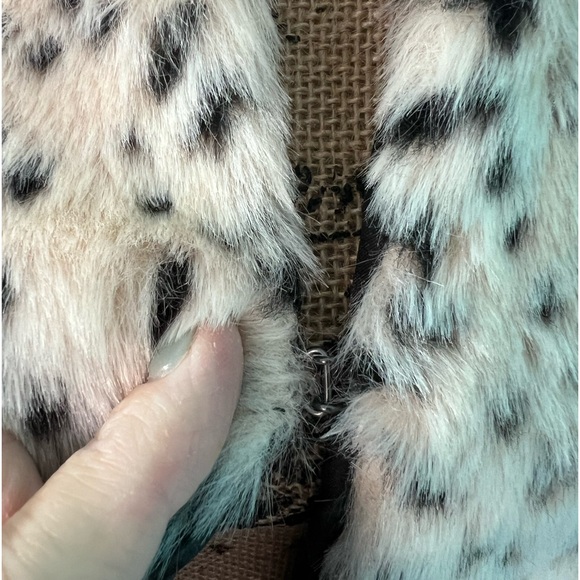 EUC Vans Wilder Cheetah Print Faux Fur Plush Jacket Size Medium - Picture 4 of 11